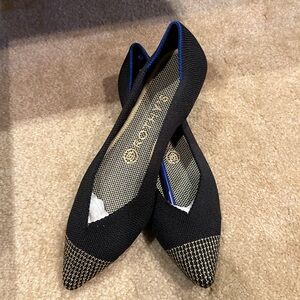 Rothy’s black and gold pointed flats 7.5